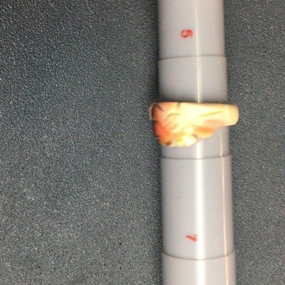 Carved Flower Ring Sz 6 Acrylic Earth Tones Cream Brown Black Retro BoHo Hippie - Picture 4 of 6